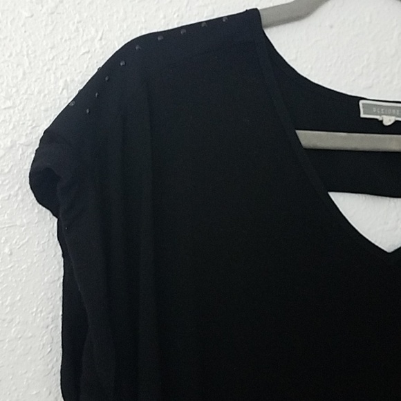 𝅺PLEIONE Medium black blouse shiny studs cutout - Picture 4 of 6